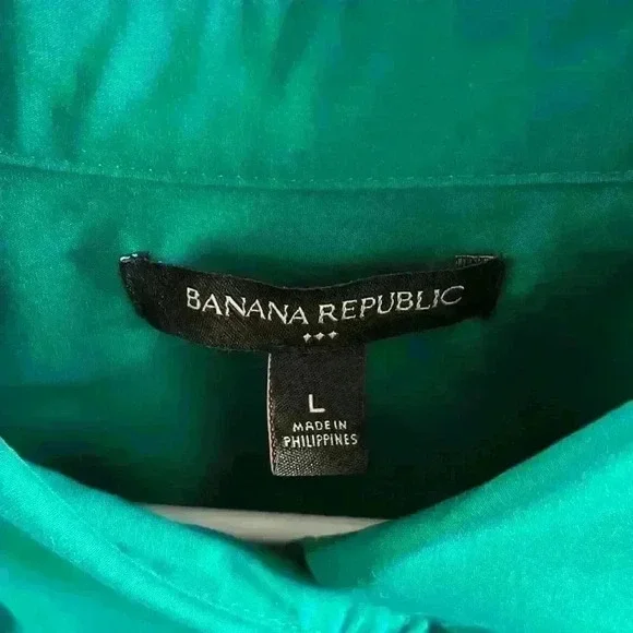 Banana republic Factory button up women’s shirt size large in green. - Picture 4 of 8